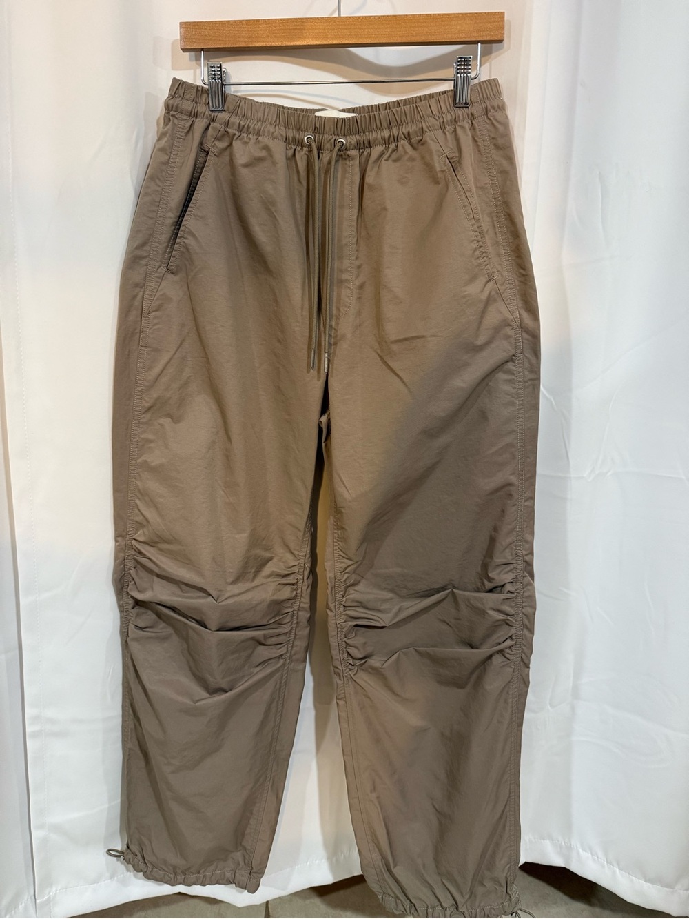 Abercrombie & Fitch - Parachute Utility Cargo Pants - Taupe/beige - Medium